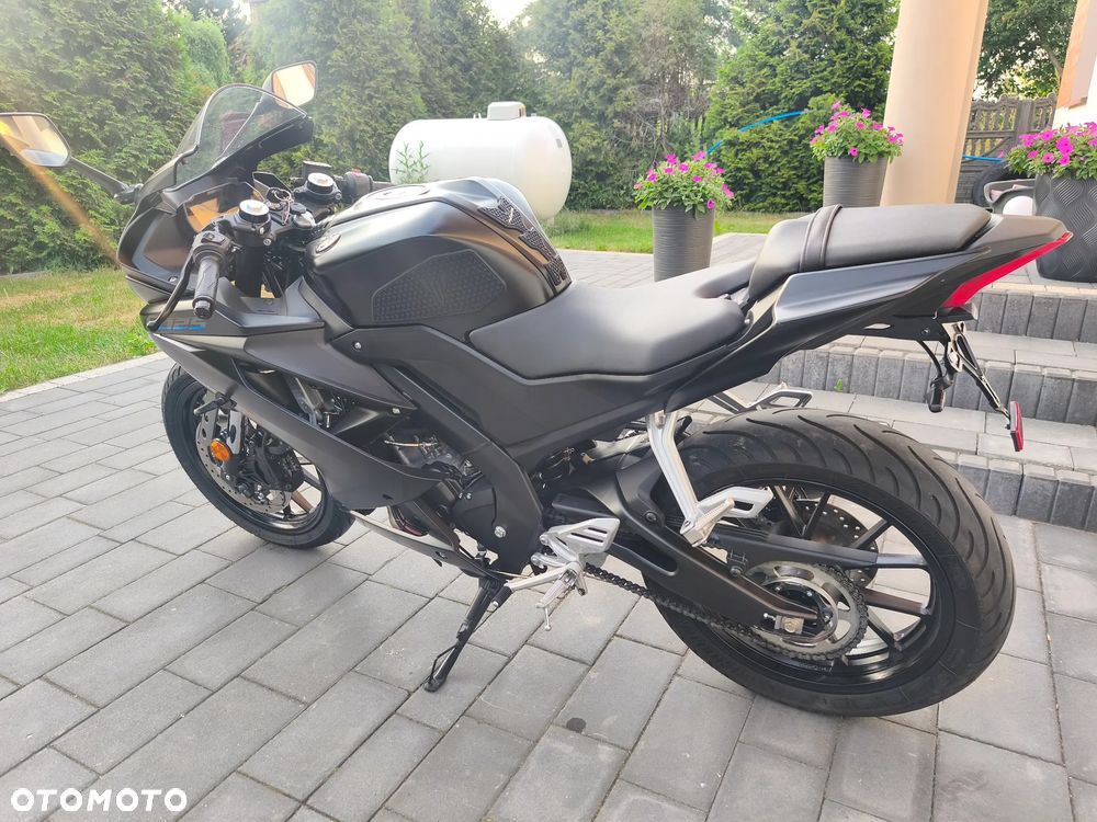 Yamaha YZF - 6
