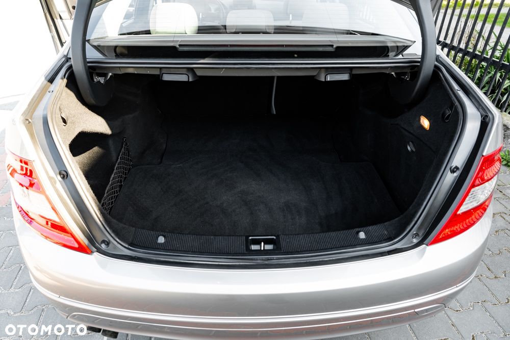 Mercedes-Benz Klasa C 200 CDI DPF Avantgarde - 16