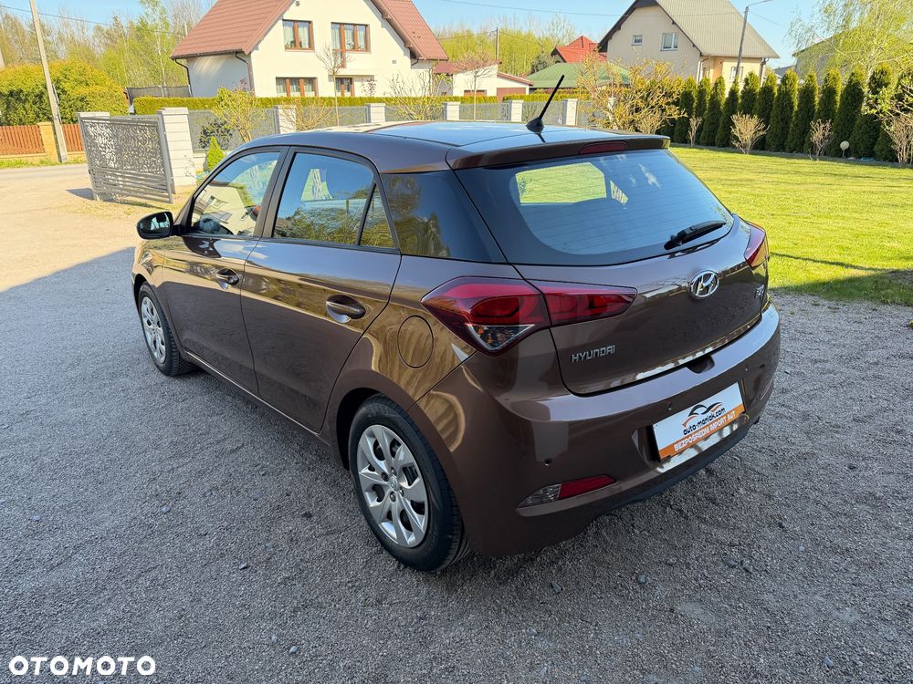 Hyundai i20 blue 1.2 Trend - 3