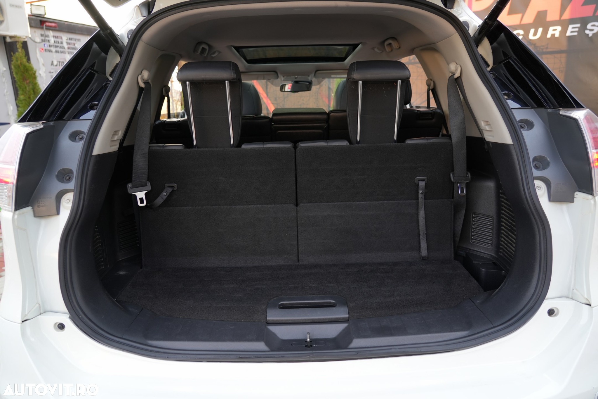 Nissan X-Trail 1.6L dCI Start/Stop XTRONIC Tekna - 12