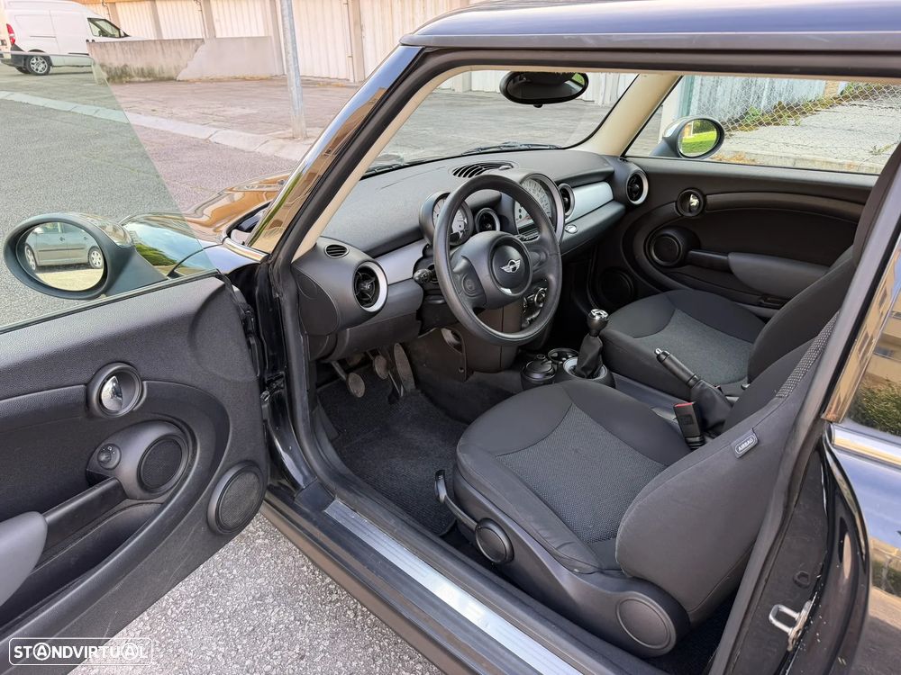 MINI 3 Portas One D - 5