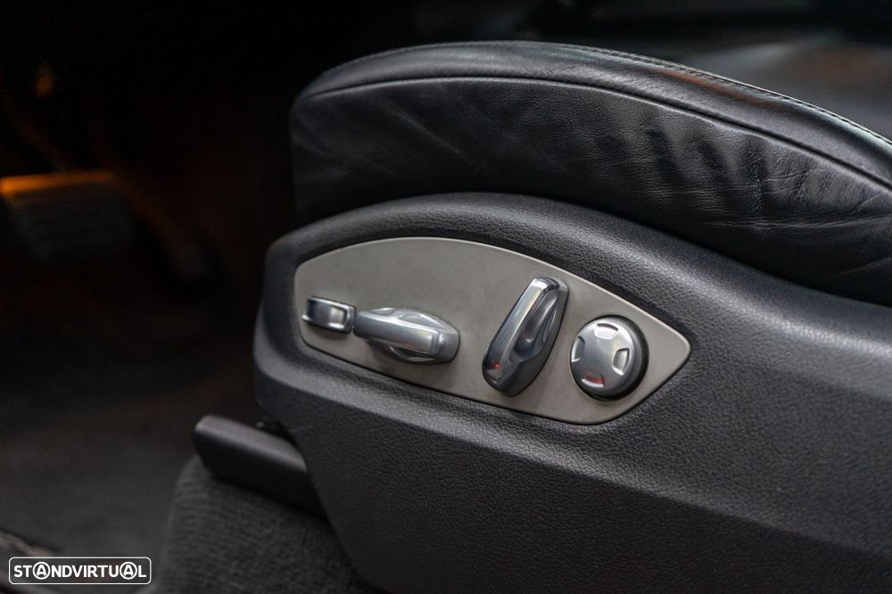 Porsche Cayenne - 21