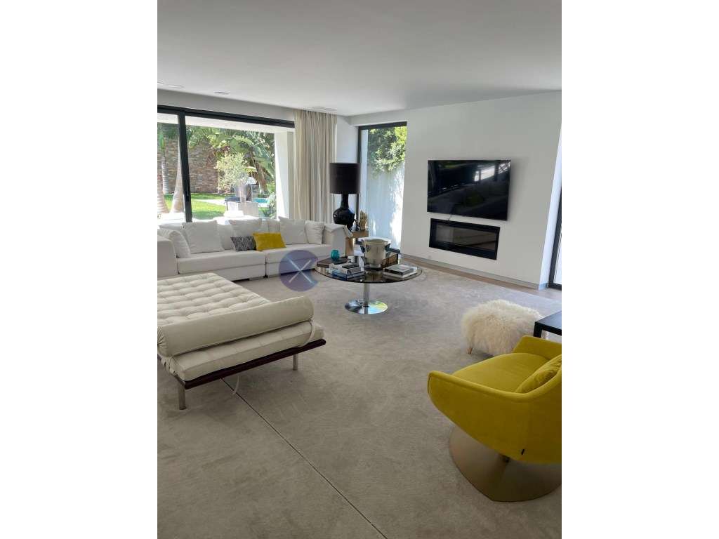 Esta fantástica moradia com 5 suites disponível totalmente mobilada... - Grande imagem: 2/11