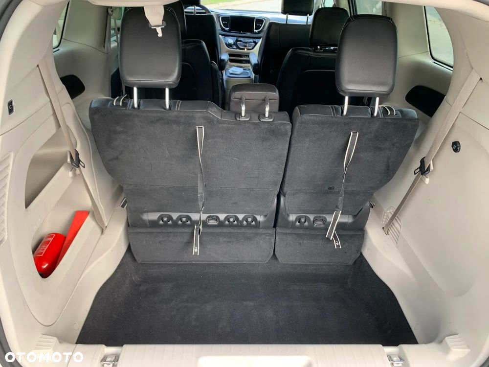 Chrysler Pacifica - 26