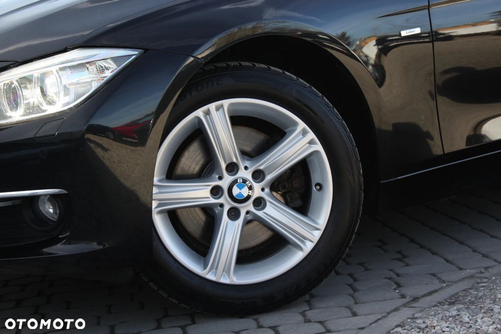 BMW Seria 3 328i Sport-Aut Luxury Line - 16