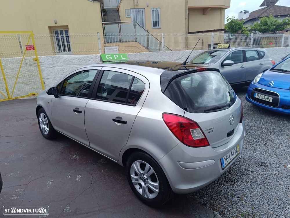 Opel Corsa 1.2 City FlexFuel - 17