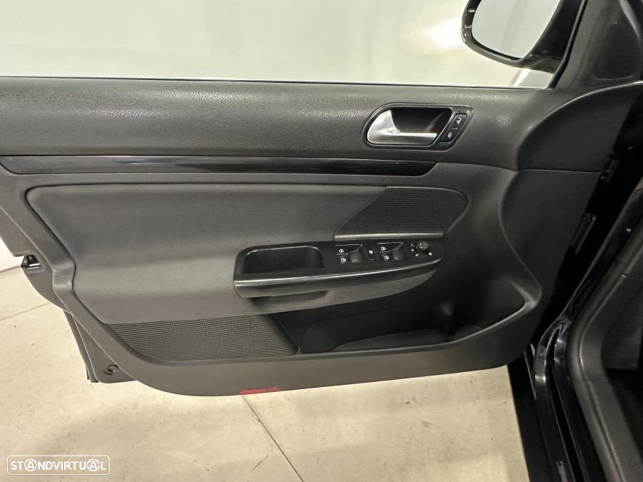 VW Golf Variant 1.6 TDi Confortline - 20