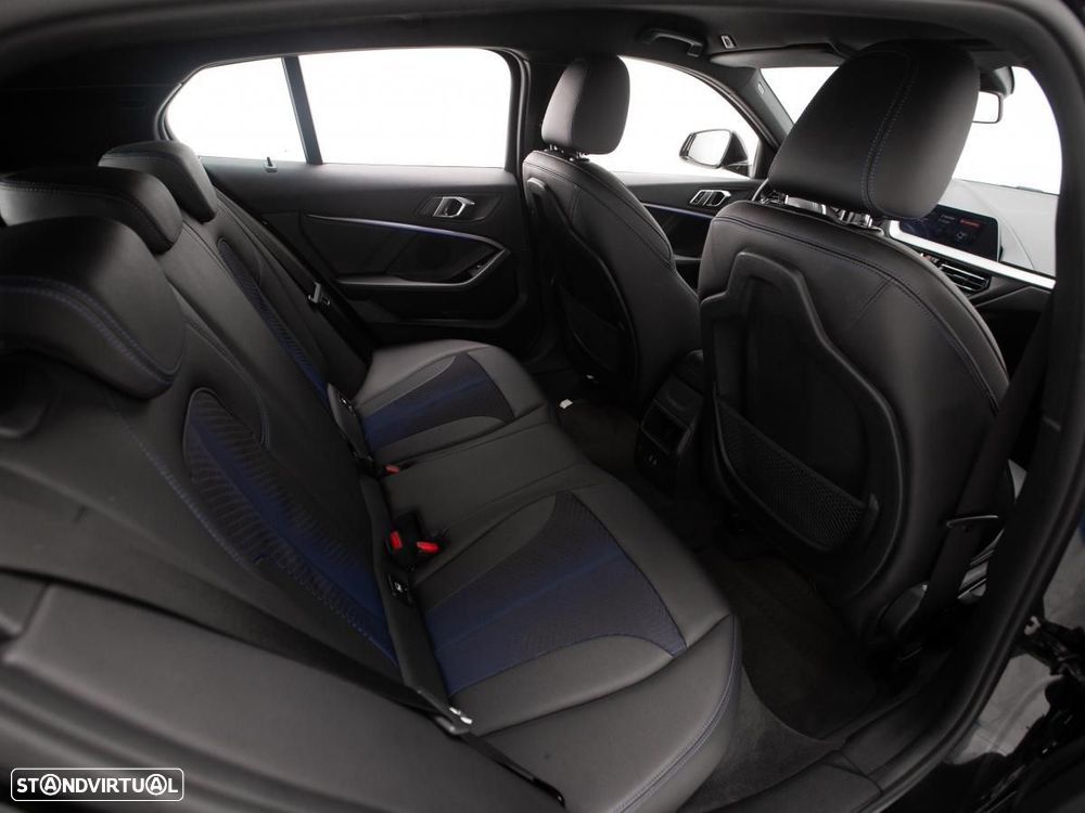 BMW 116 d Pack Desportivo M - 11