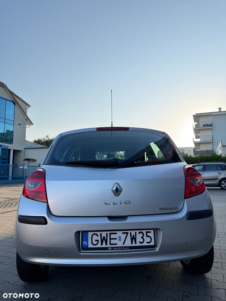 Renault Clio 1.2 16V All Inclusive - 3
