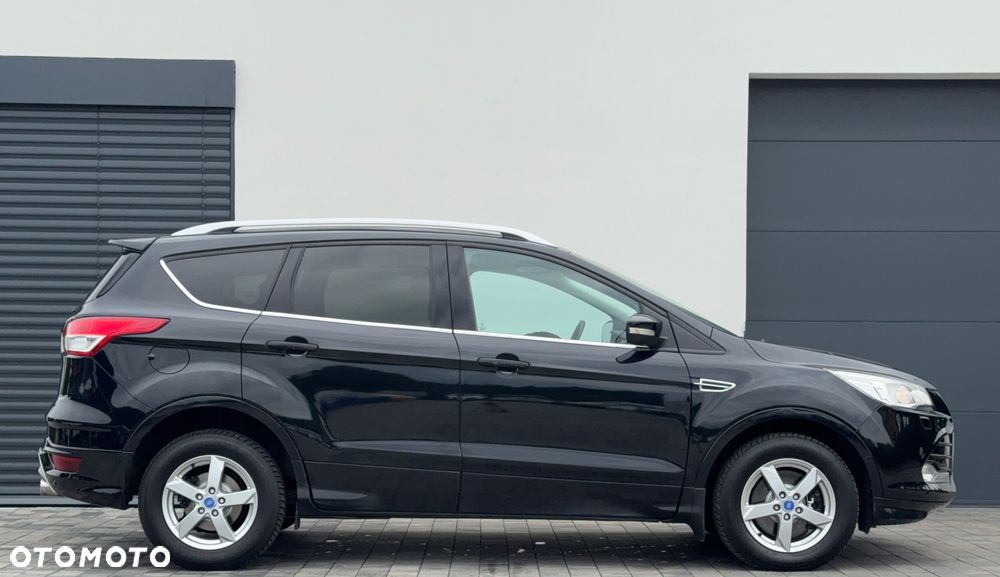 Ford Kuga 2.0 TDCi 2x4 Titanium - 3