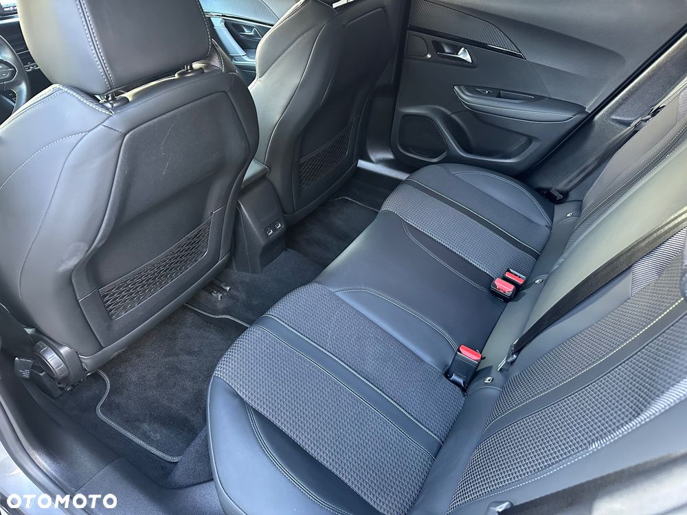 Peugeot 2008 1.2 PureTech GT S&S EAT8 - 26