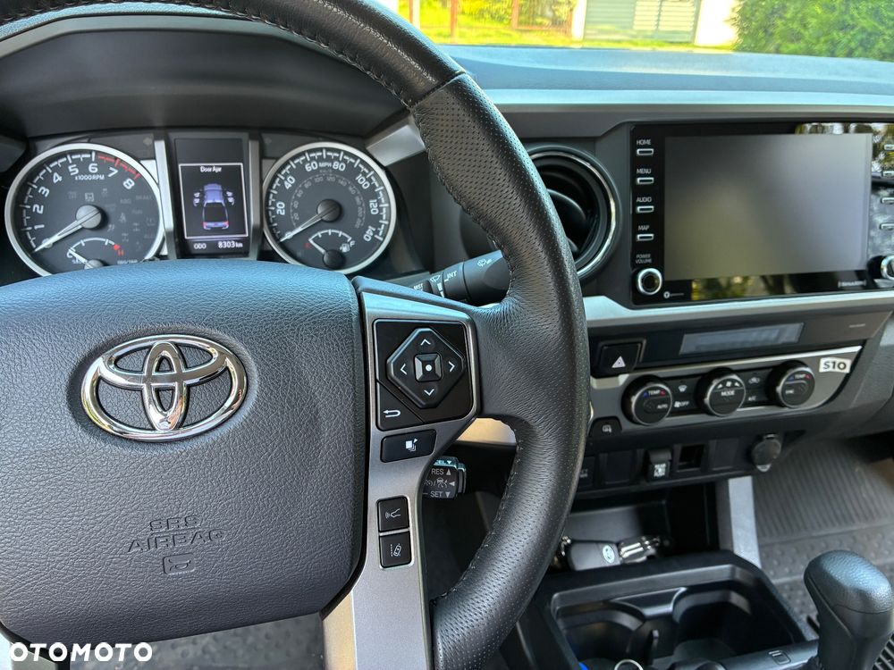 Toyota Tacoma - 24