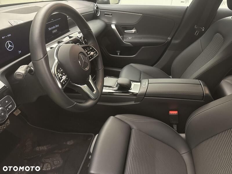 Mercedes-Benz CLA 200 7G-DCT - 12