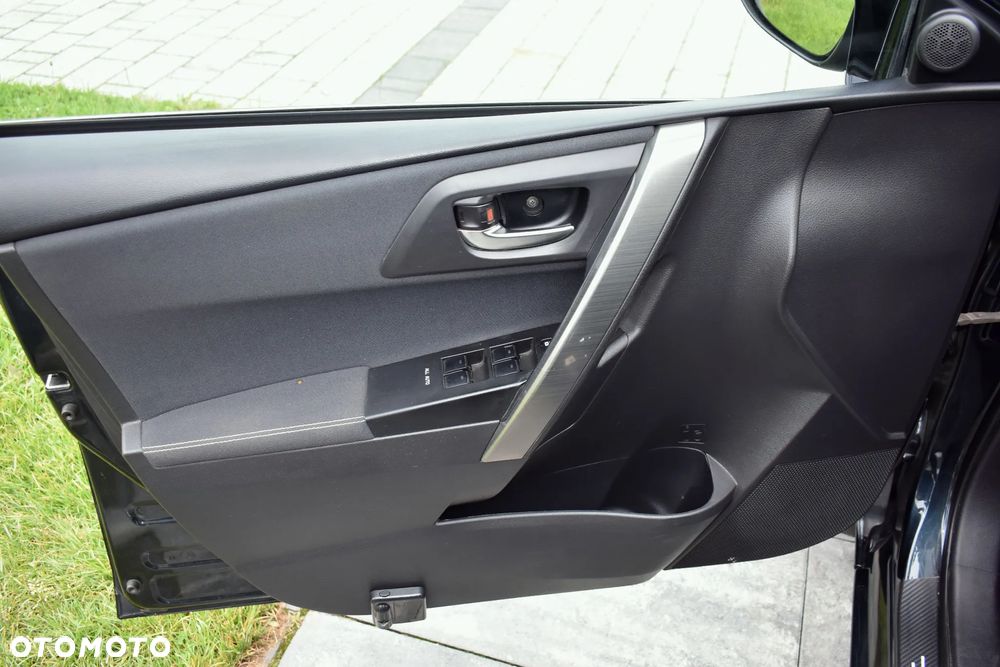Toyota Auris 2.0 D-4D START Edition - 22