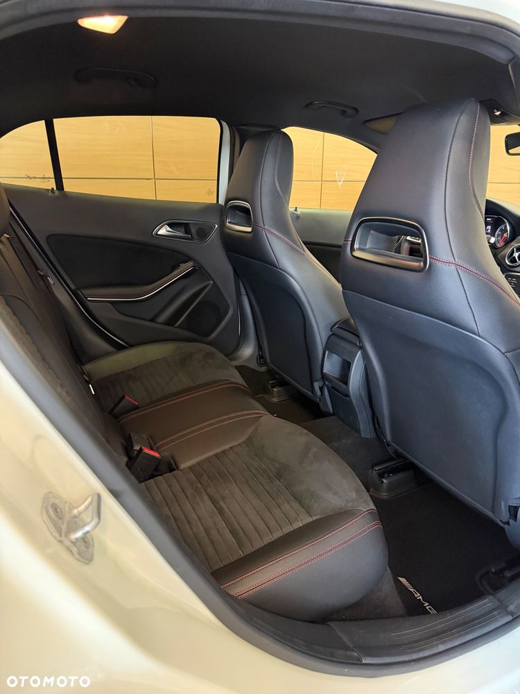 Mercedes-Benz GLA 200 7G-DCT AMG Line - 19