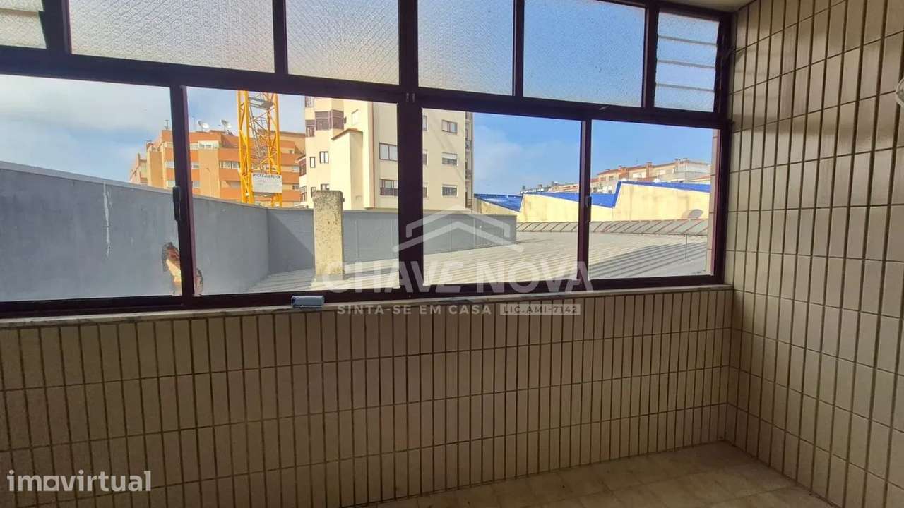 Apartamento T3 na Rua Bélgica - Grande imagem: 4/23