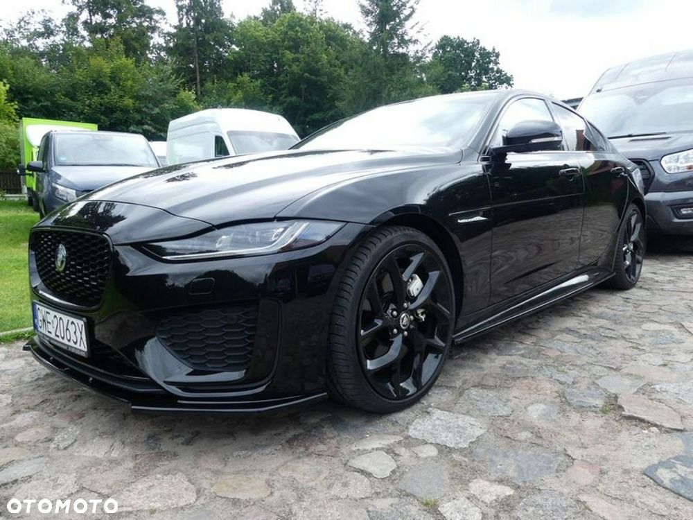 Jaguar XE 2.0 T AWD R-Sport - 21