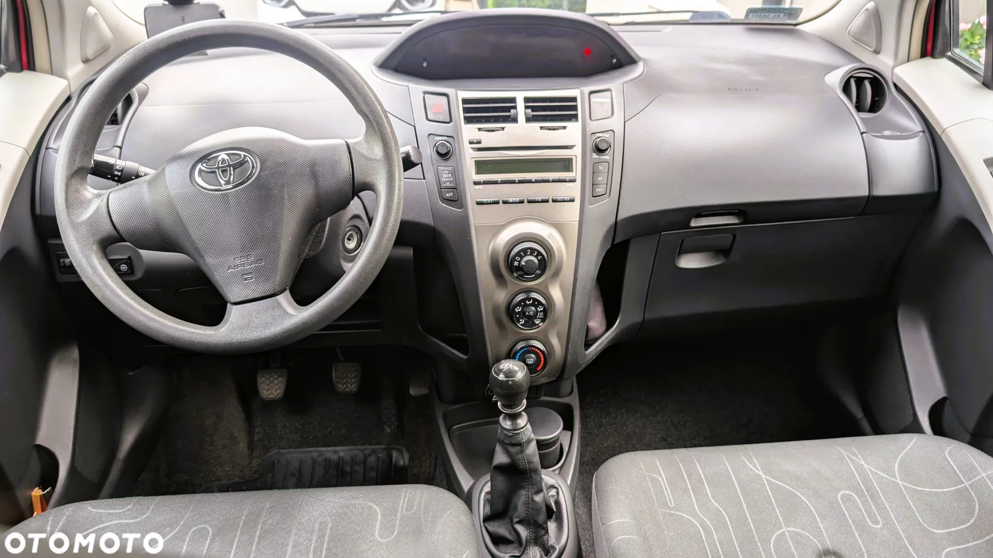 Toyota Yaris - 11