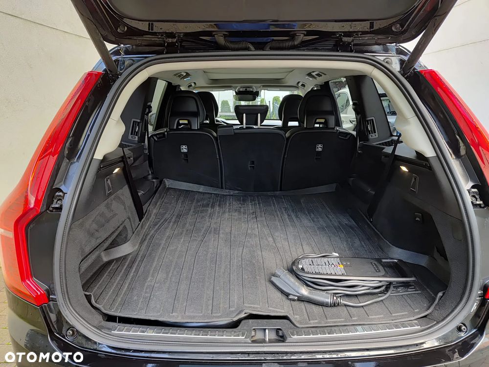 Volvo XC 90 T8 AWD Plug-In Hybrid Momentum 7os - 10