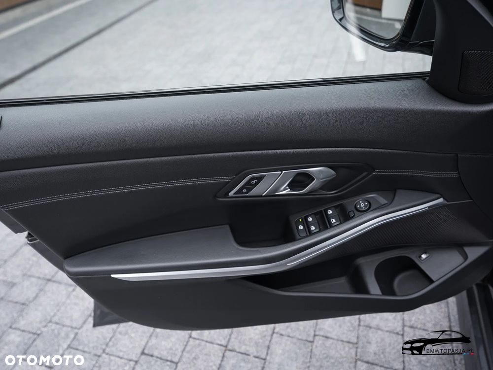 BMW Seria 3 - 25