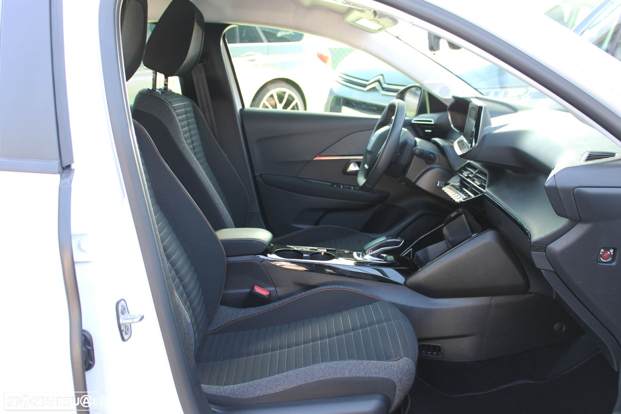 Peugeot 208 Elektromotor 136 Business - 46