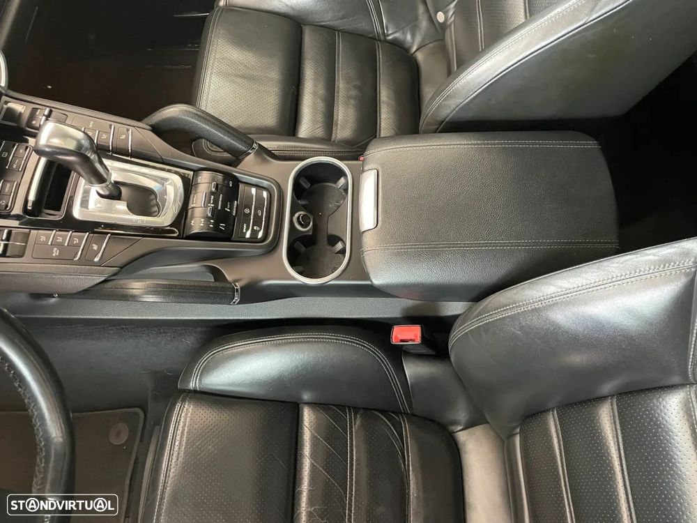 Porsche Cayenne - 18