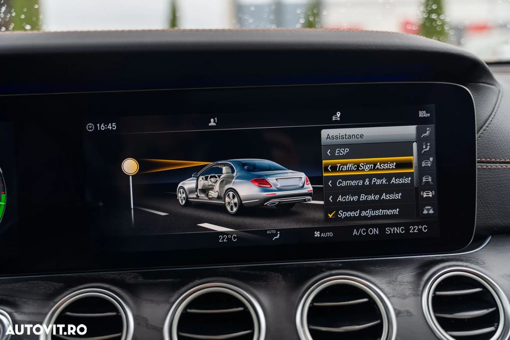 Mercedes-Benz E 300 9G-TRONIC AMG Line - 32