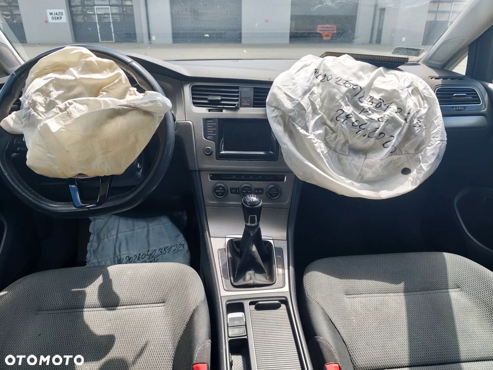 Volkswagen Golf - 16