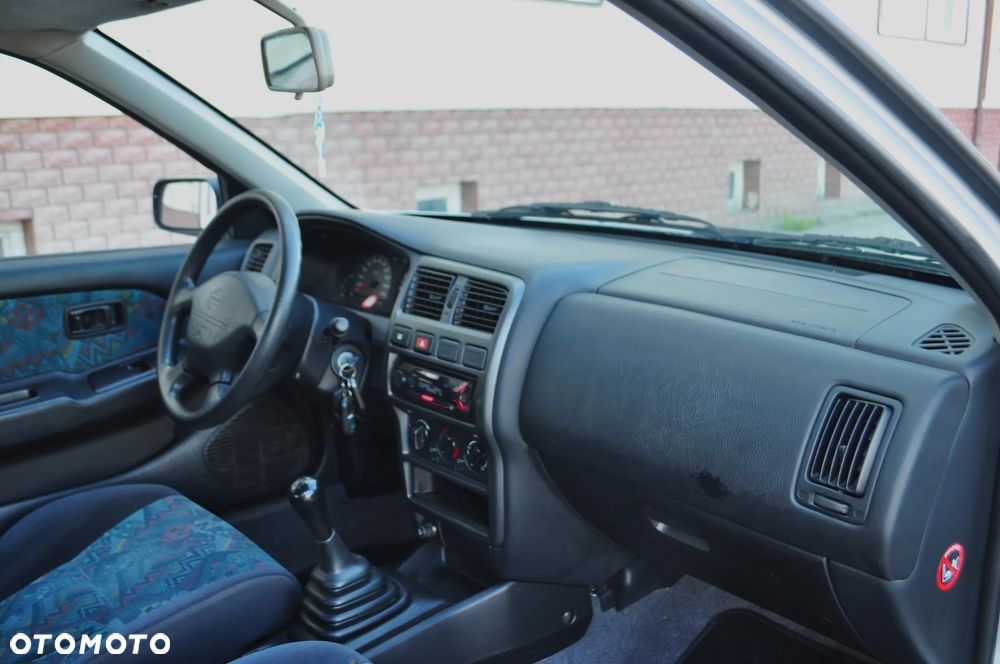 Nissan Almera - 19