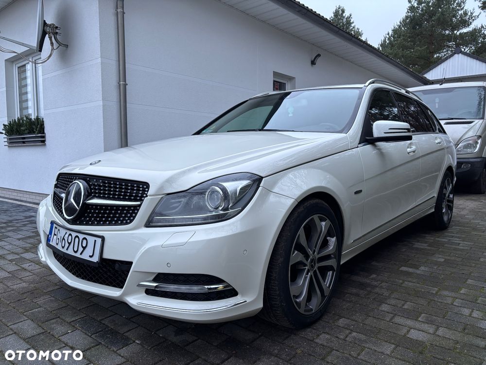 Mercedes-Benz Klasa C 250 CDI DPF 4Matic 7G-TRONIC BlueEFFICIENCY Avantgarde - 3