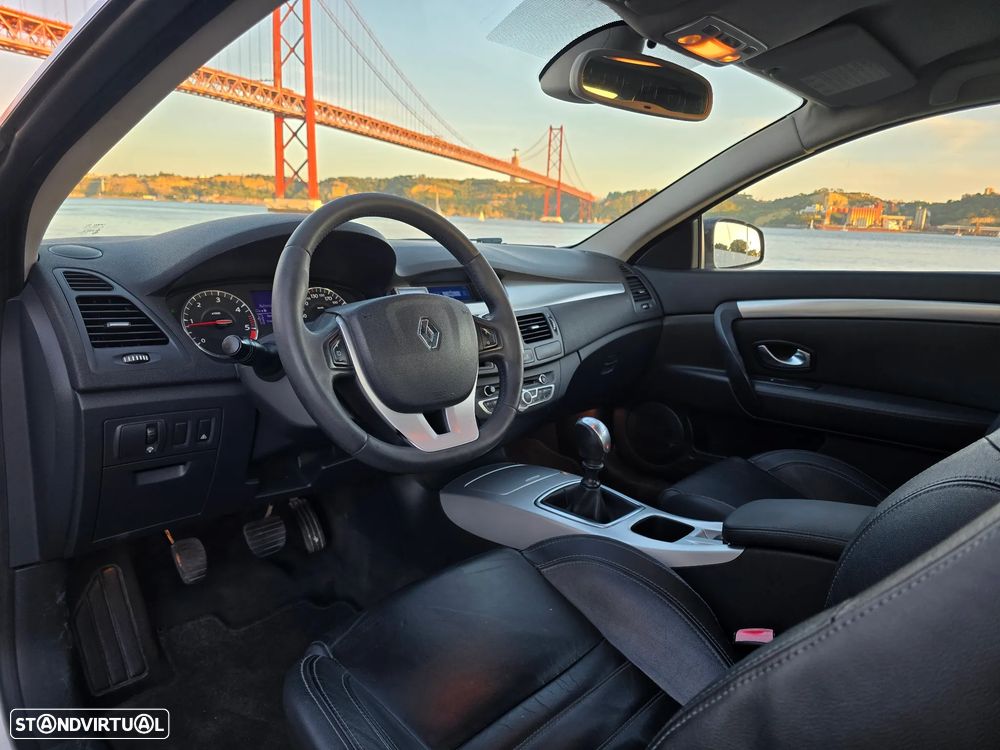 Renault Laguna Coupe 2.0 dCi GT - 8