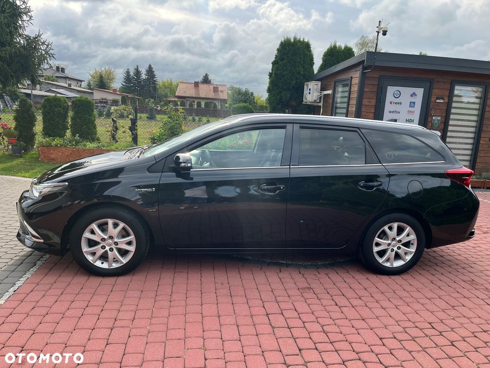Toyota Auris ver-1-8-hsd-luna - 7