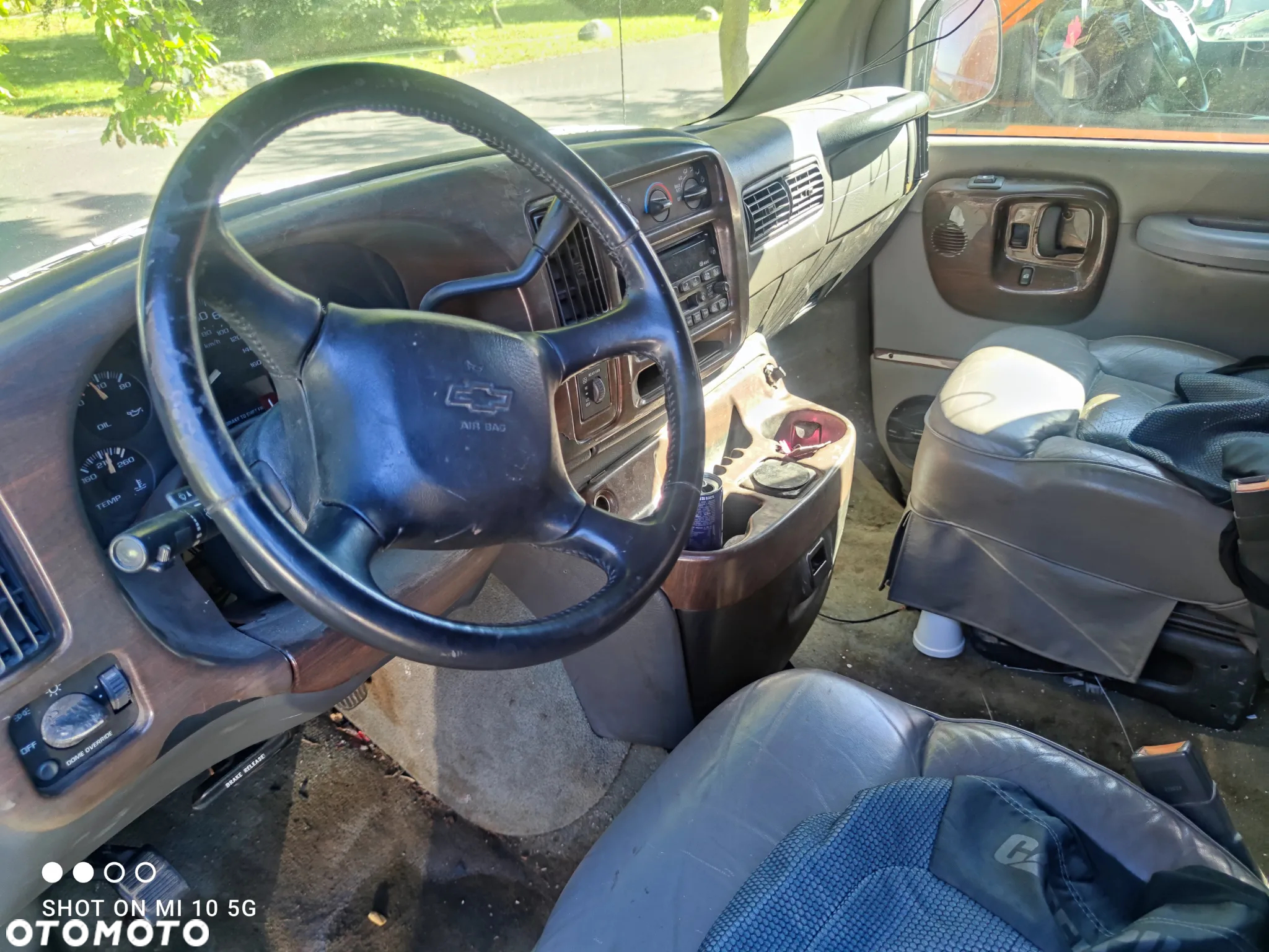 Chevrolet Express - 18