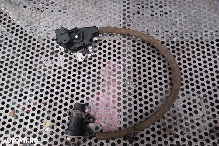 Broasca capota portbagaj Mercedes-Benz C-Class W204/S204/C204 (facelift)  [din 2011 pana  2015] ser - 2