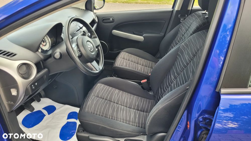Mazda 2 - 24