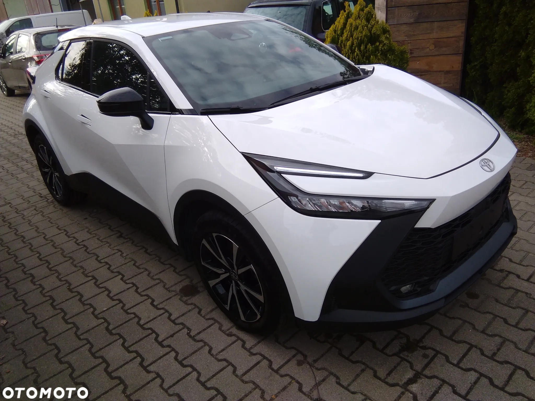 Toyota C-HR 2.0 PHEV Dynamic Force Comfort Plus - 4