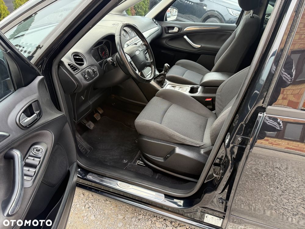 Ford S-Max - 14