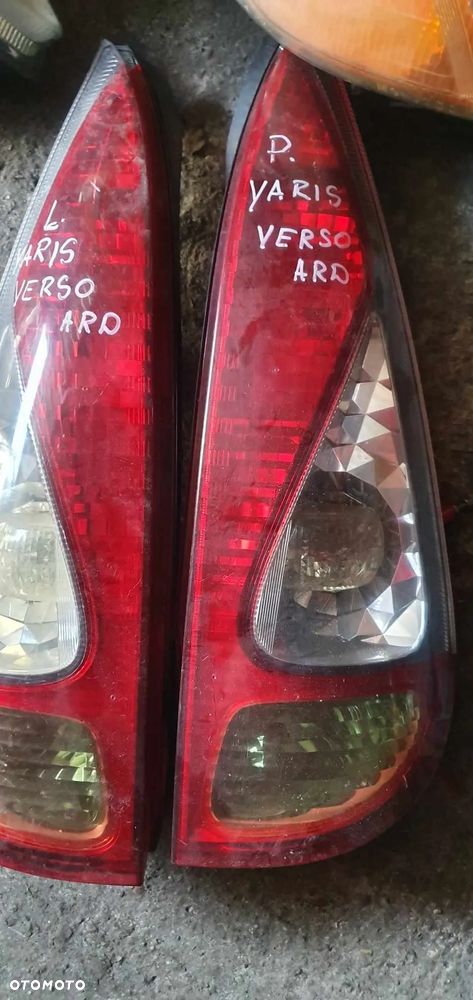 Toyota Yaris Verso Lampy tylne, lewa, prawa - 2