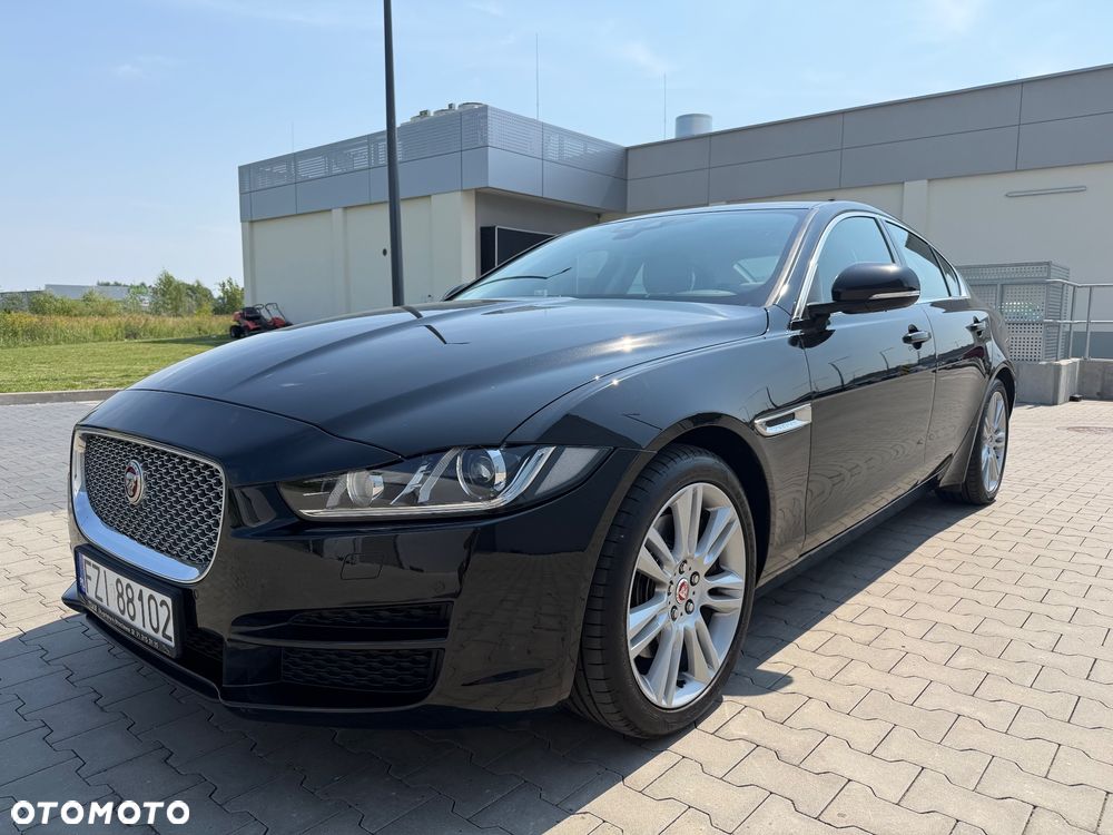 Jaguar XE 2.0 T Portfolio - 21