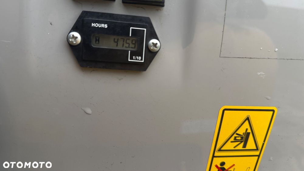 Caterpillar 300.9D - 4