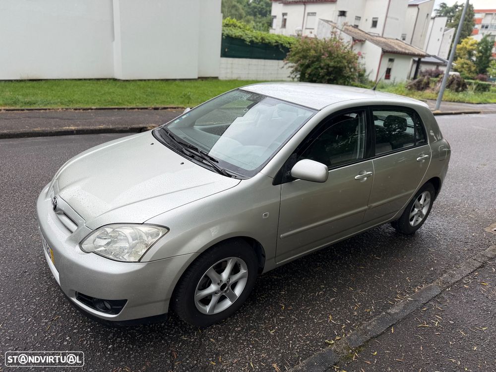 Toyota Corolla 1.4 D-4D Sol - 1