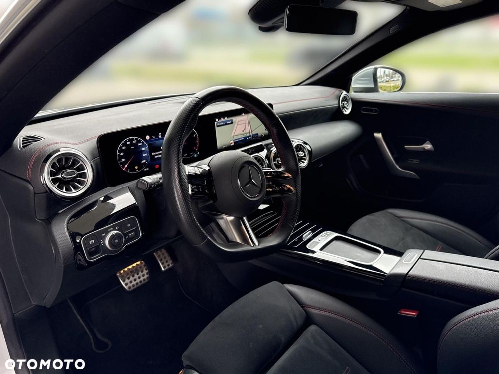 Mercedes-Benz CLA - 11