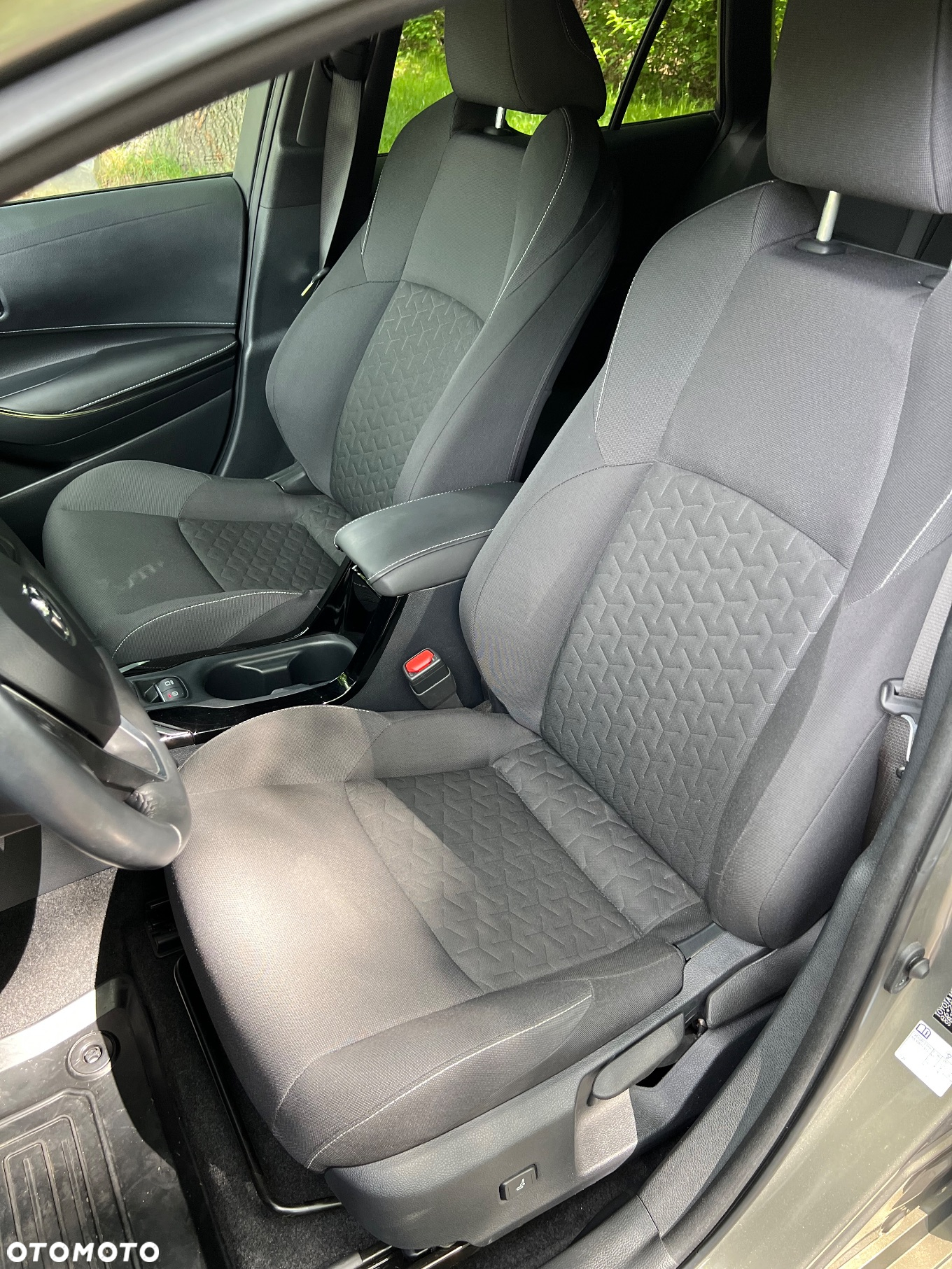 Toyota Corolla 1.8 Hybrid Business Edition - 9