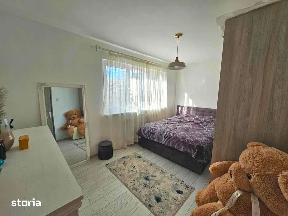 Apartament 3 camere-etajul 2-67mp-Podu Ros-Palas Mall — fotografia 1