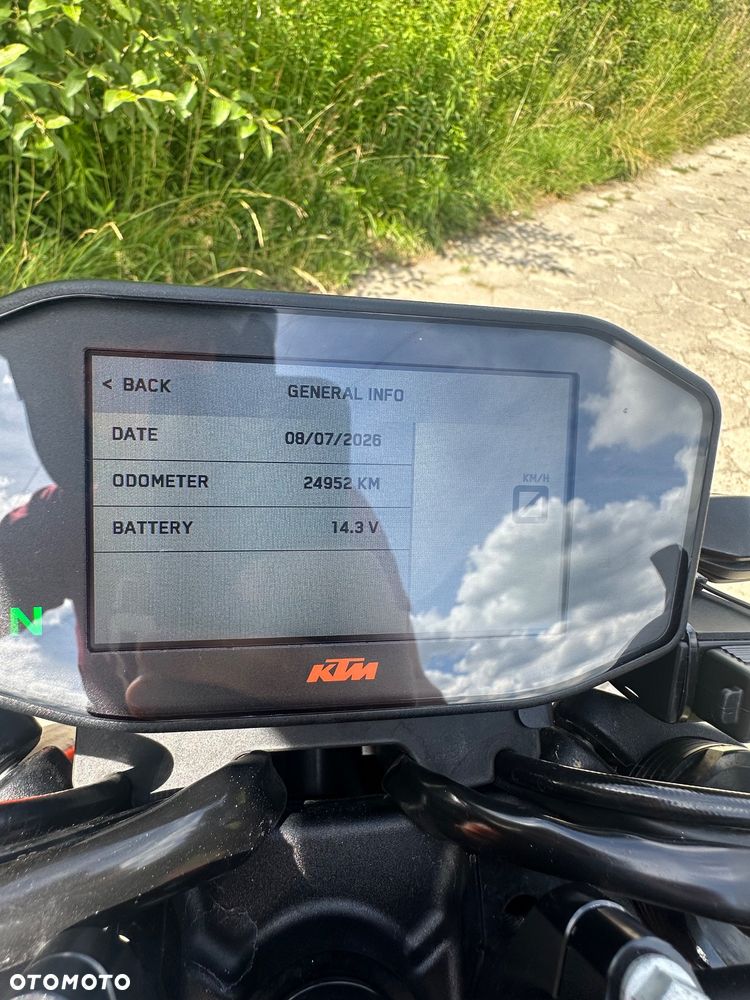 KTM DUKE 890 - 20