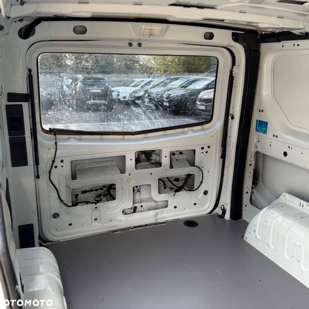 Renault Trafic - 12
