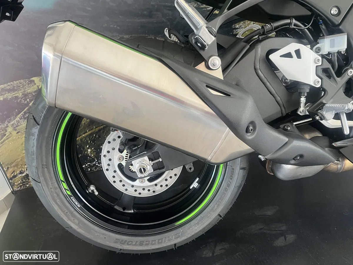 Kawasaki Ninja ZX-10R - 2