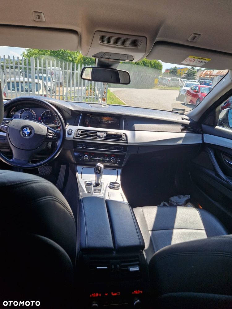 BMW Seria 5 520d Touring - 10