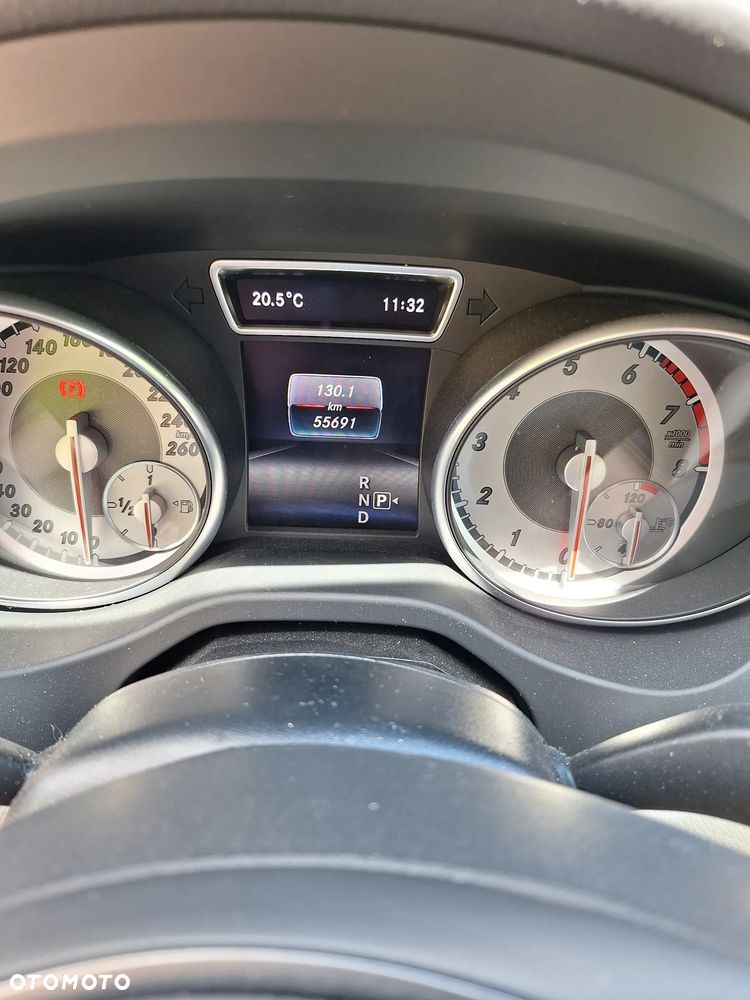 Mercedes-Benz GLA 200 7G-DCT Urban - 13