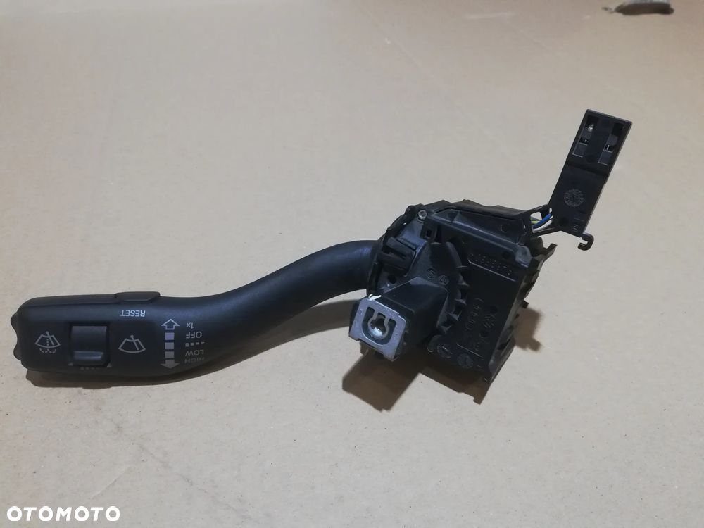 MANETKA PRZEŁĄCZNIK WYCIERACZEK 8P0953519G AUDI TT 8J A3 8P - 1